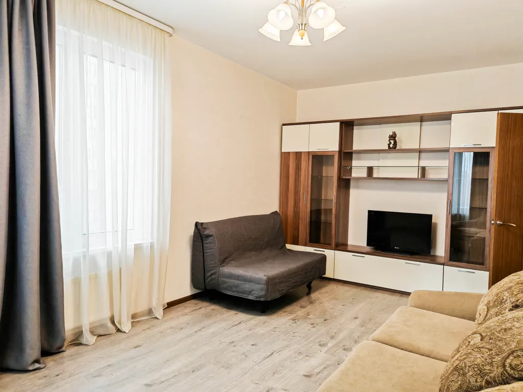 Квартира двухкомнатная у Славы, в Купчино, 60 м², Санкт-Петербург — спальня, фото 4
