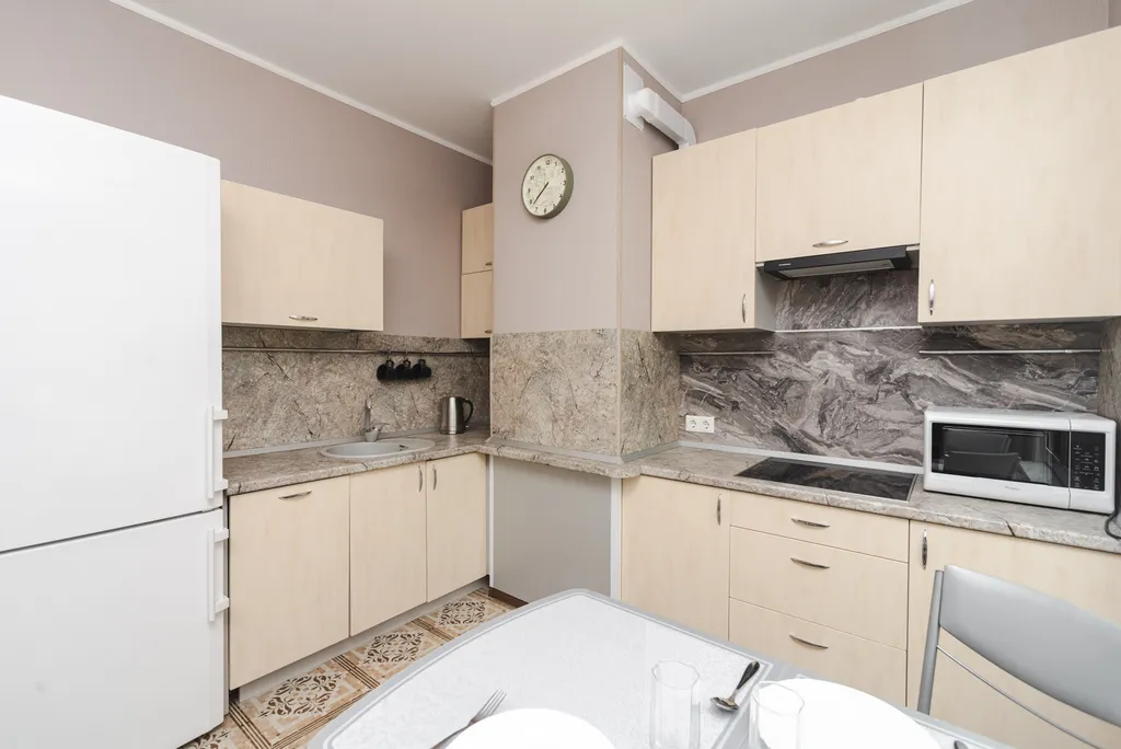 Квартира двухкомнатная у Славы, в Купчино, 60 м², Санкт-Петербург — кухня