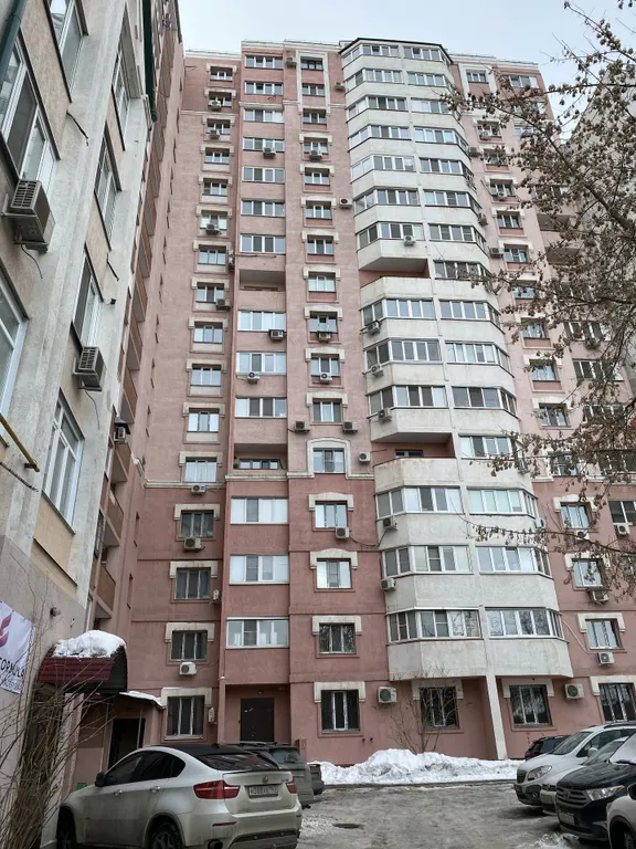 Квартира однокомнатная в Железнодорожном, 45 м², Самара — двор