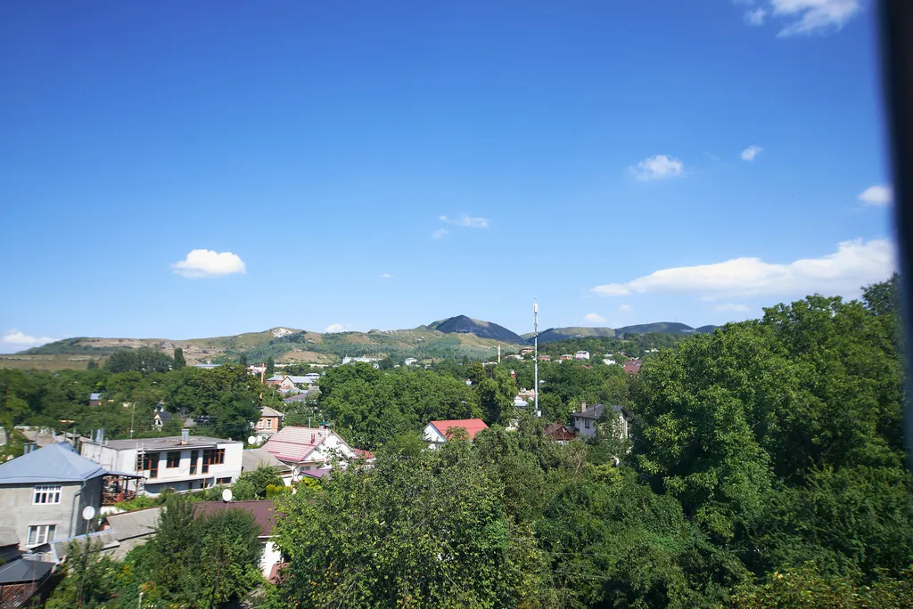 Квартира двухкомнатная на улице Свердлова, 60 м², Кисловодск — фото 19