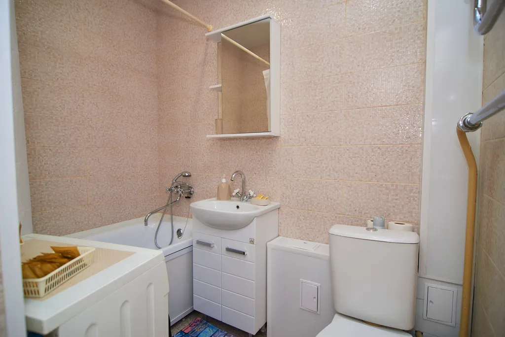 Квартира двухкомнатная на улице Свердлова, 60 м², Кисловодск — фото 9