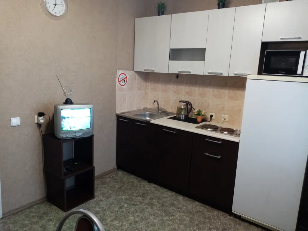 Квартира однокомнатная на улице Хутынской, 38 м², Великий Новгород — кухня, фото 2