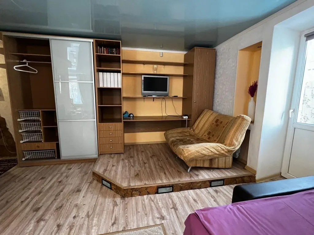 Квартира однокомнатная у Кремлёвской, в Вахитовском, 30 м², Казань — спальня, фото 2