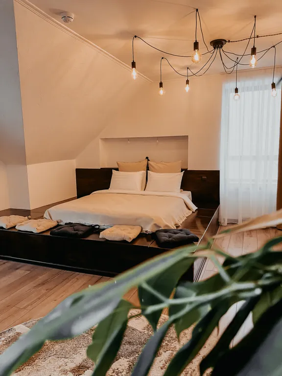 Уютный двухкомнатный номер с балконом и видом на горы