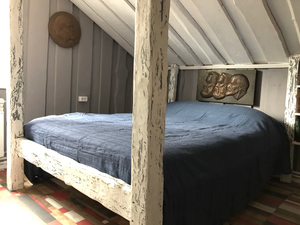 Дом 11-местный в деревни Козынево, 100 м², Великий Новгород — спальня, фото 3