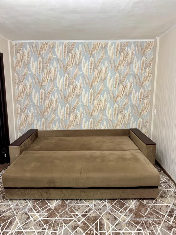Квартира двухкомнатная на улице Грибоедова, 42 м², Дзержинск — спальня, фото 4