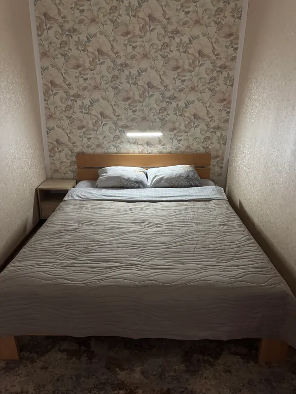 Квартира двухкомнатная на улице Грибоедова, 42 м², Дзержинск — спальня, фото 5