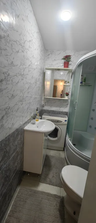 Квартира однокомнатная на улице Коммунальной, 30 м², Псков — ванная комната, фото 3