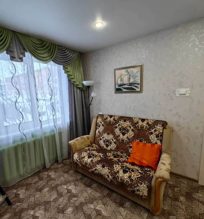 Квартира однокомнатная на улице Коммунальной, 30 м², Псков — спальня, фото 2