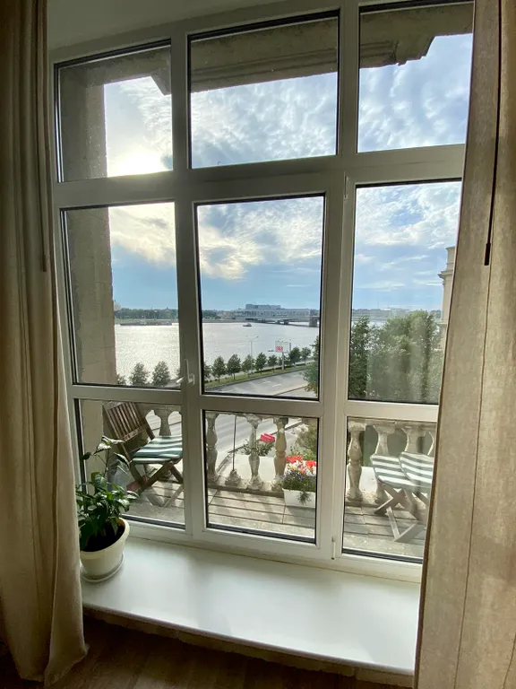 Квартира трёхкомнатная у Новочеркасски, в Пороховых, 85 м², Санкт-Петербург — вид из окна, фото 5
