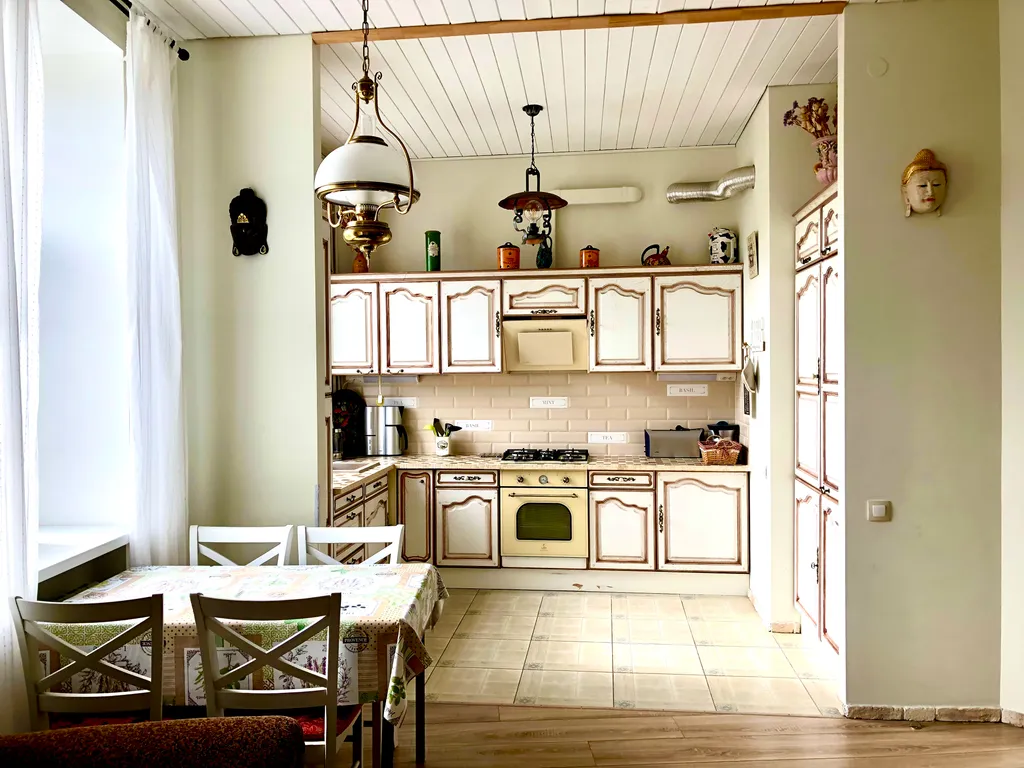Квартира трёхкомнатная у Новочеркасски, в Пороховых, 85 м², Санкт-Петербург — кухня, фото 2