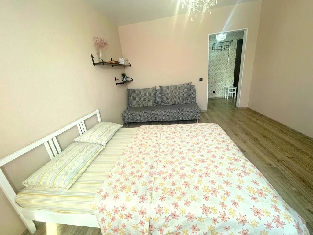 Квартира однокомнатная у Российской, в Октябрьском, 53 м², Самара — спальня, фото 4