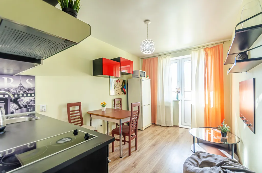 Квартира однокомнатная у Российской, в Октябрьском, 53 м², Самара — кухня, фото 3
