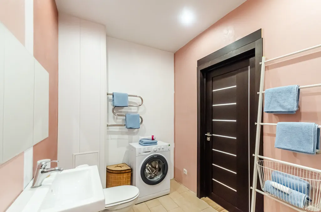 Квартира однокомнатная у Российской, в Октябрьском, 53 м², Самара — ванная комната
