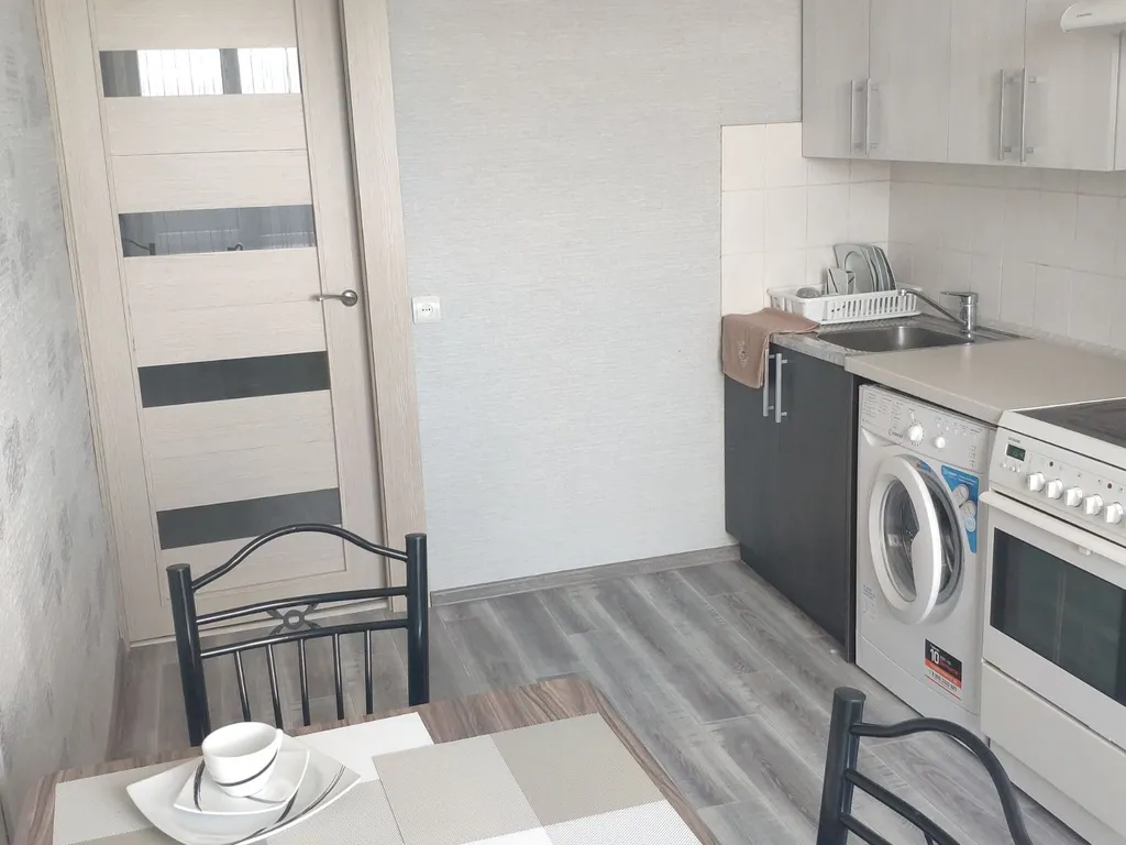 Квартира однокомнатная в Ленинградском, 40 м², Калининград — кухня, фото 2