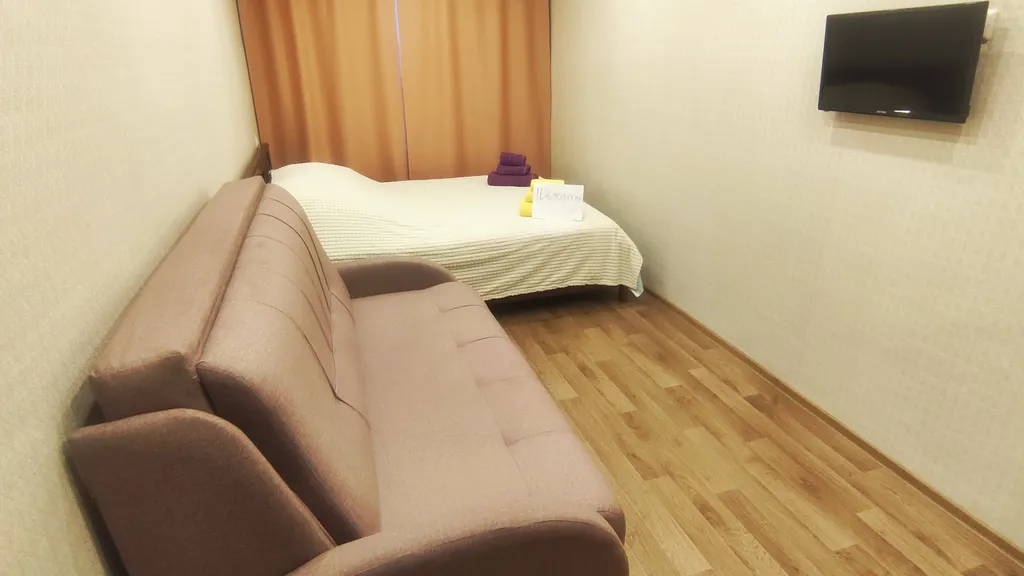 Квартира двухкомнатная на улице Анохина, 45 м², Петрозаводск — спальня, фото 2