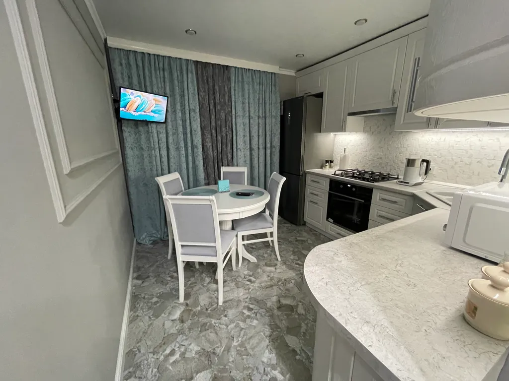 Квартира двухкомнатная на улице Андрея Губина, 60 м², Кисловодск — фото 3