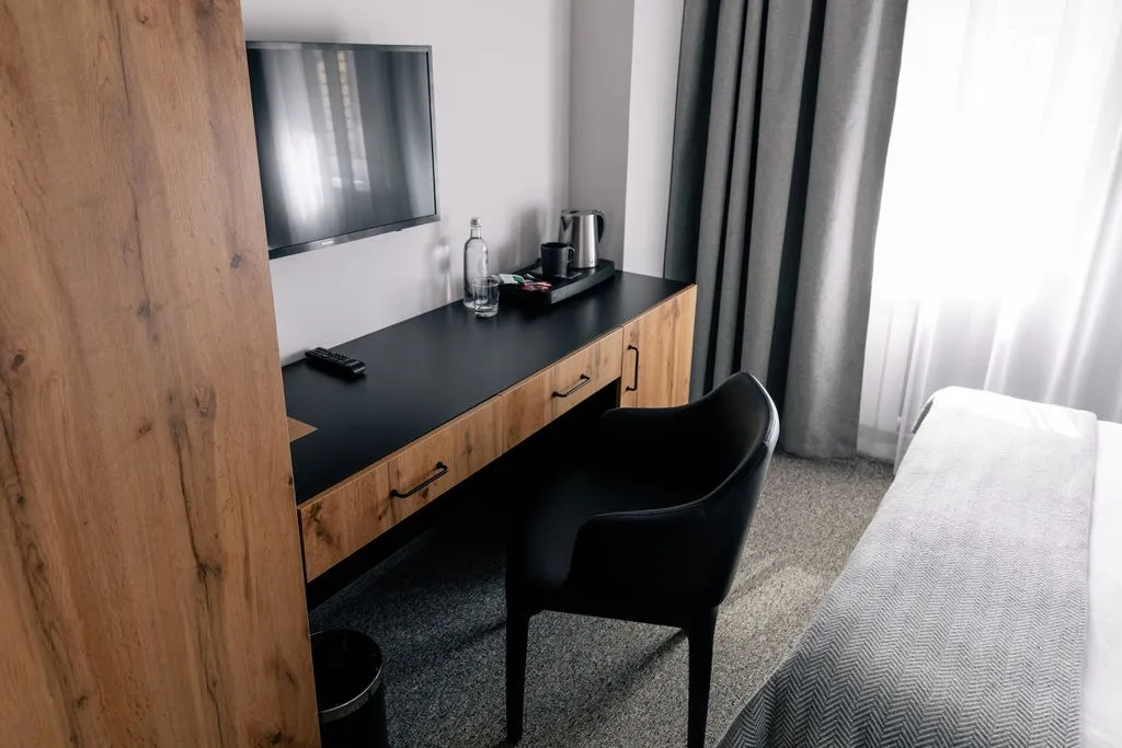 Одноместный номер стандарт с двуспальной кроватью — Roomi, фото 2 из 4