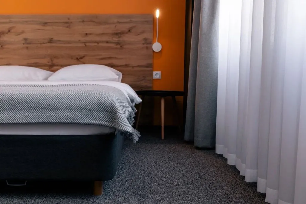 Двухместный номер с 1 кроватью стандарт — Roomi, фото 1 из 5