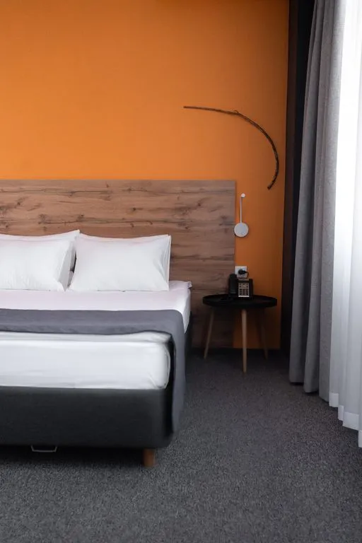 Двухместный номер с 1 кроватью Люкс Комфорт — Roomi, фото 5 из 5