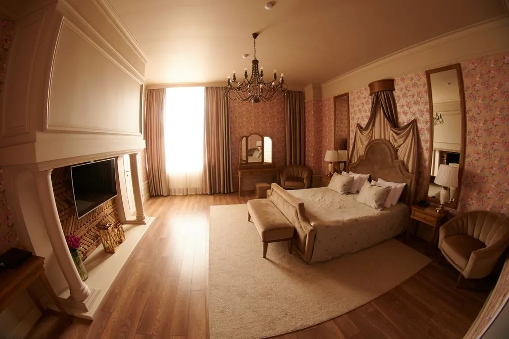 Двухместный номер с 1 кроватью Junior Suite — Роял, фото 1 из 5