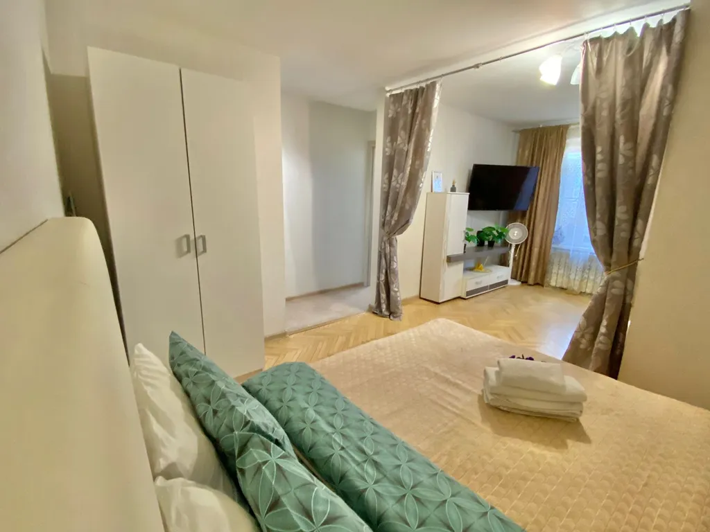 Квартира однокомнатная у метро Павелецкая, 42 м², Москва — спальня, фото 10