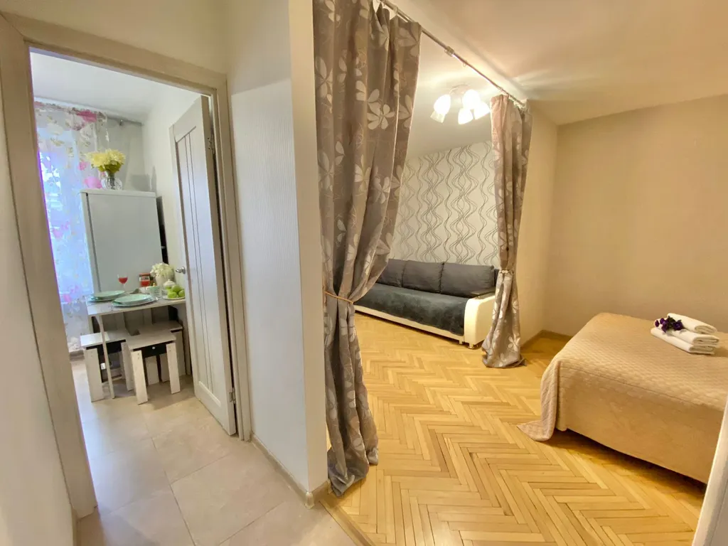 Квартира однокомнатная у метро Павелецкая, 42 м², Москва — спальня, фото 12