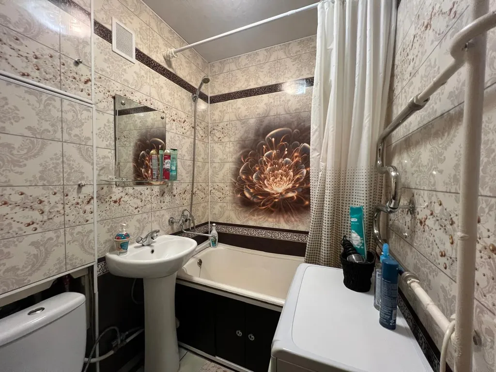 Квартира трёхкомнатная на улице Стратилатовской, 42 м², Великий Новгород — фото 10