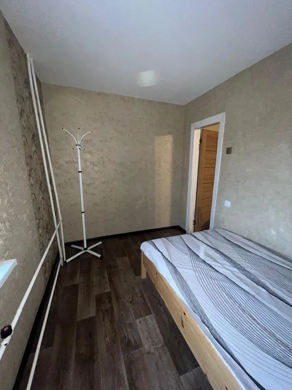 Квартира трёхкомнатная на улице Стратилатовской, 42 м², Великий Новгород — фото 12