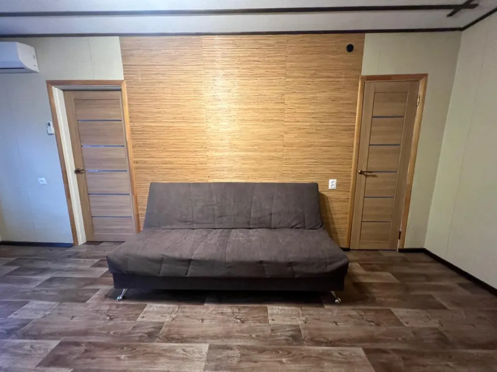Квартира трёхкомнатная на улице Стратилатовской, 42 м², Великий Новгород — фото 15