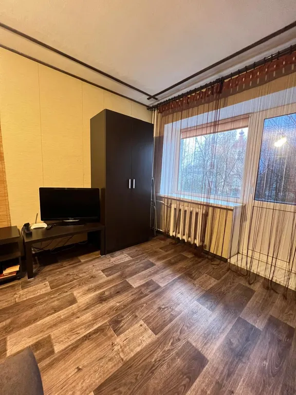 Квартира трёхкомнатная на улице Стратилатовской, 42 м², Великий Новгород — фото 16