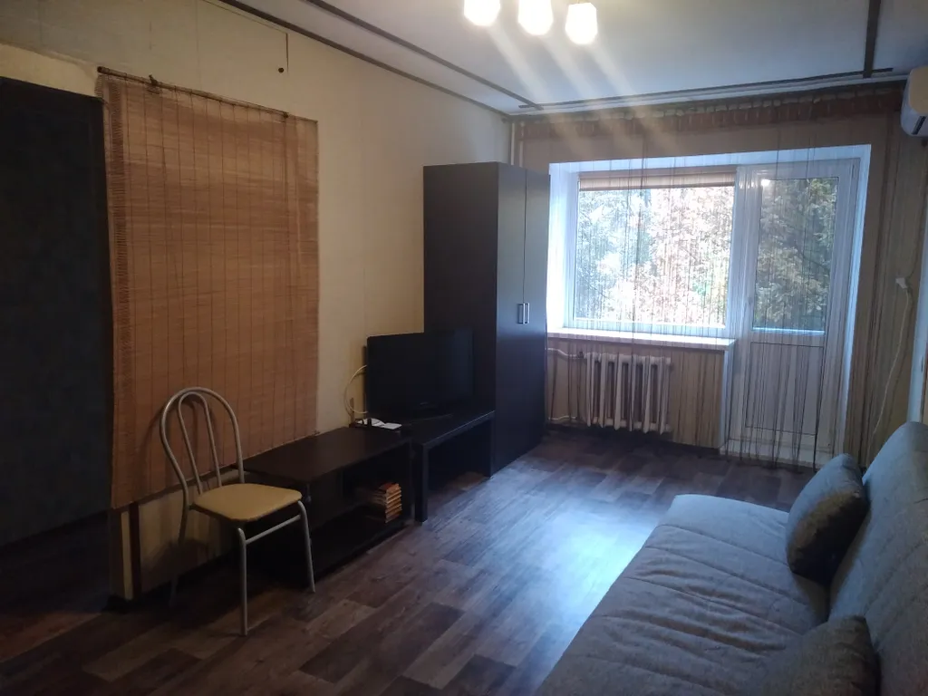 Квартира трёхкомнатная на улице Стратилатовской, 42 м², Великий Новгород — спальня