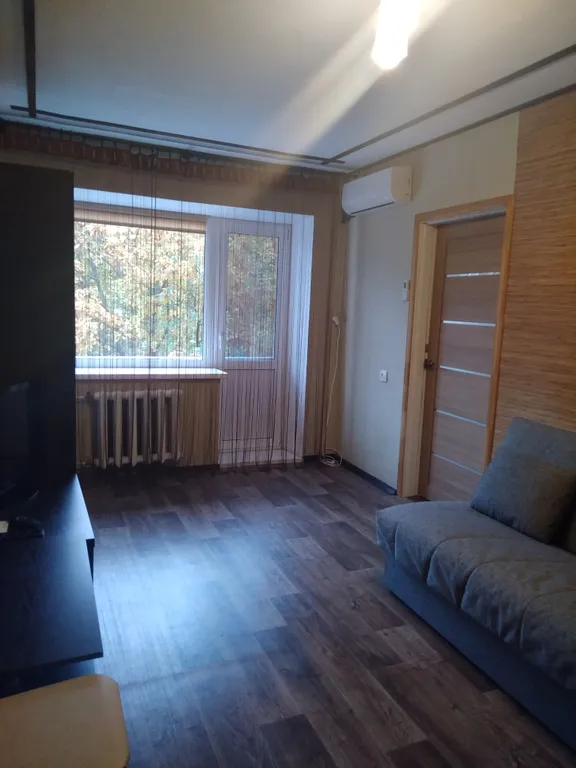 Квартира трёхкомнатная на улице Стратилатовской, 42 м², Великий Новгород — спальня, фото 4