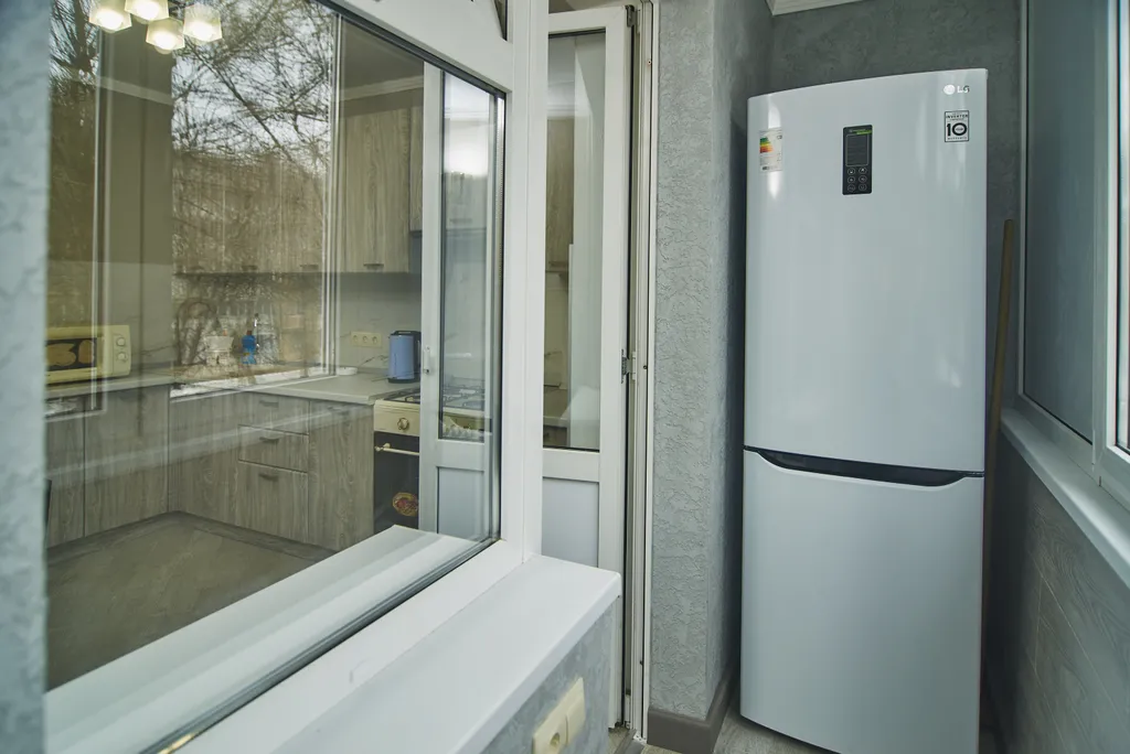 Квартира двухкомнатная на улице Андрея Губина, 55 м², Кисловодск — кухня