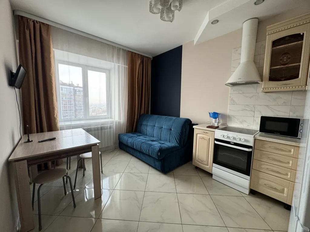Квартира двухкомнатная в Октябрьском, 50 м², Иркутск — кухня, фото 2