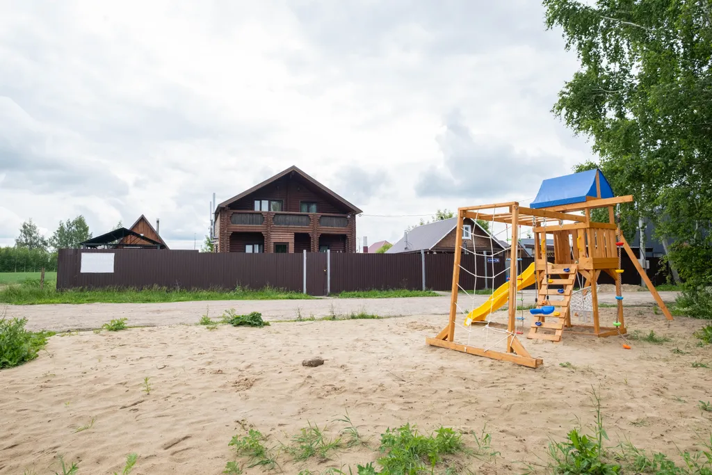 Дом 10-местный, 160 м², Казань — двор, фото 5