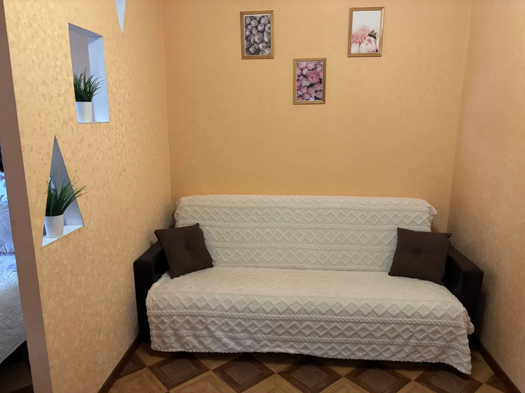 Апартаменты двухкомнатные на проспекте Первомайском, 68 м², Рязань — спальня, фото 5