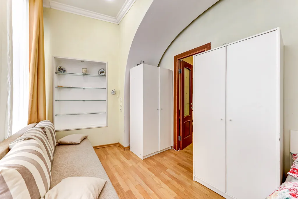 Апартаменты трёхкомнатные у Адмы, в Адмиралтейском, 100 м², Санкт-Петербург — спальня, фото 14