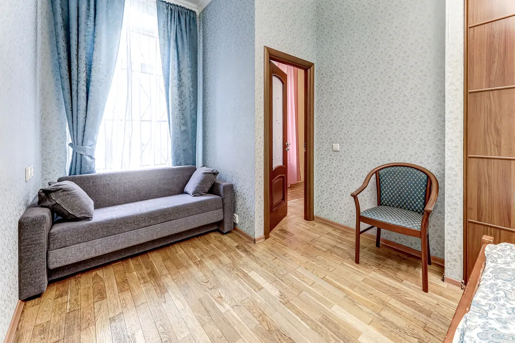 Апартаменты трёхкомнатные у Адмы, в Адмиралтейском, 100 м², Санкт-Петербург — спальня, фото 20