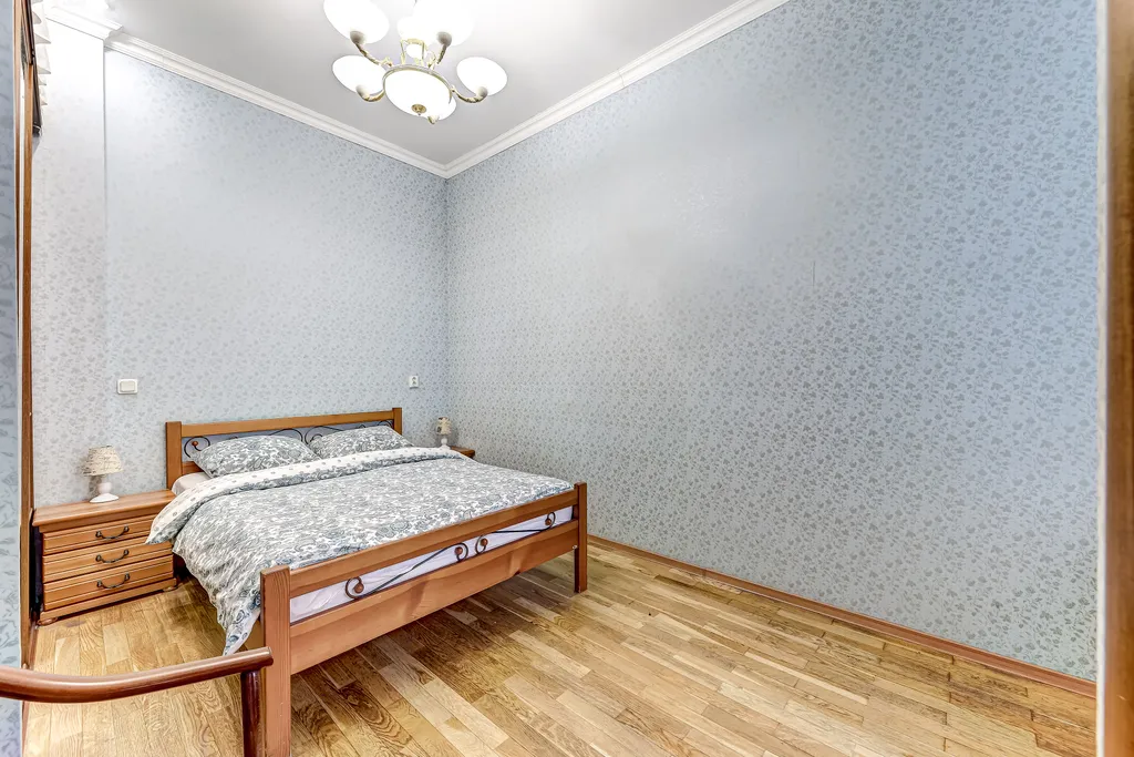 Апартаменты трёхкомнатные у Адмы, в Адмиралтейском, 100 м², Санкт-Петербург — спальня, фото 24