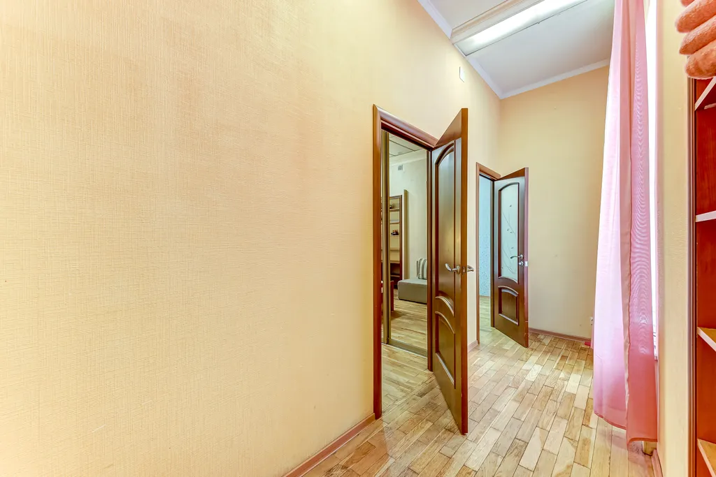 Апартаменты трёхкомнатные у Адмы, в Адмиралтейском, 100 м², Санкт-Петербург — фото 36