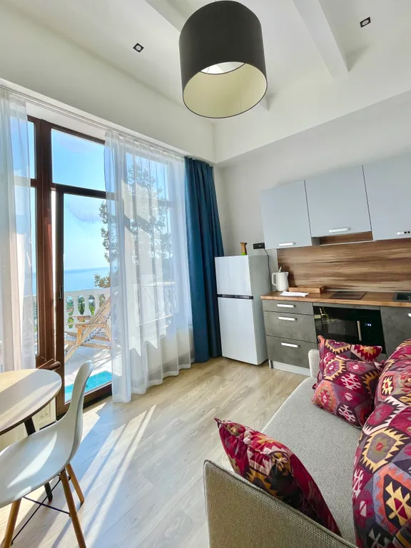 Студия однокомнатная на улице Маратовской, 27 м², Гаспра — кухня, фото 2