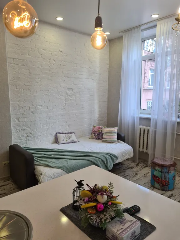 Квартира двухкомнатная в Фрунзенском, 50 м², Владивосток — спальня, фото 2