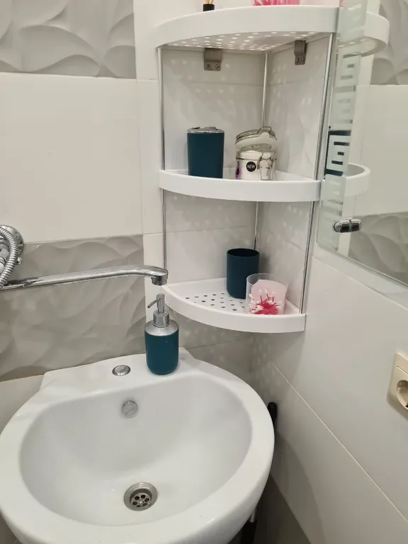 Квартира двухкомнатная в Фрунзенском, 50 м², Владивосток — ванная комната, фото 3