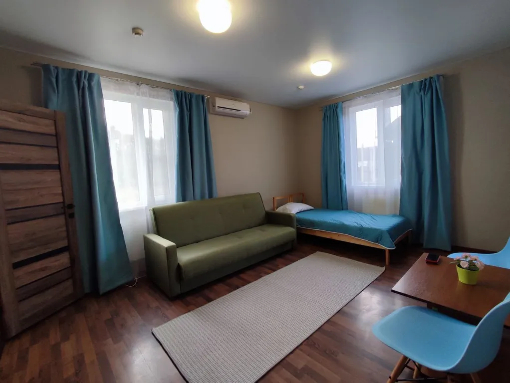 Дом большой коттедж