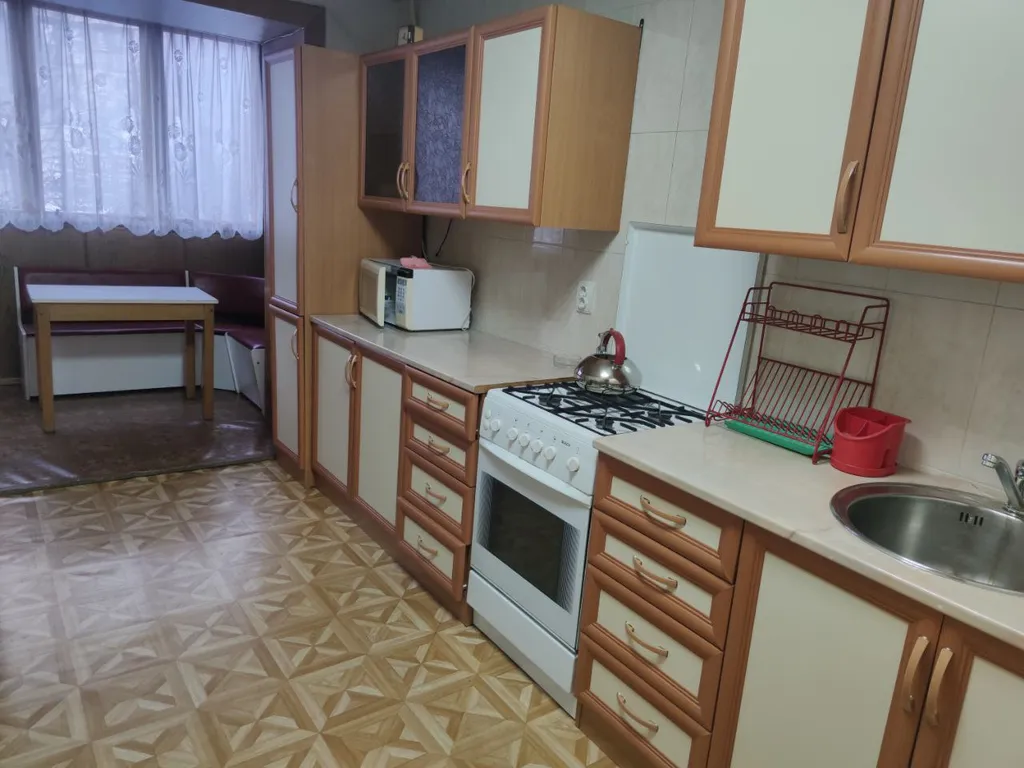 Квартира двухкомнатная на улице Жуковского, 68 м², Кисловодск — фото 2
