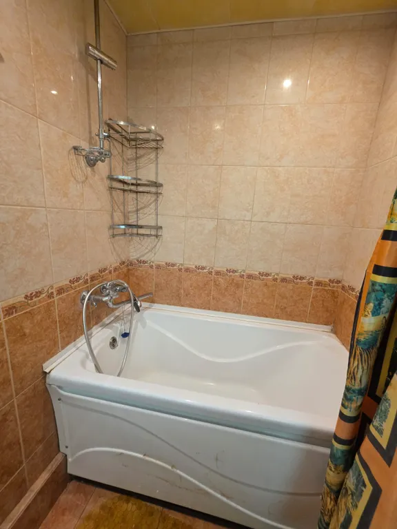 Квартира трёхкомнатная на улице Толстого, 100 м², Кисловодск — фото 15