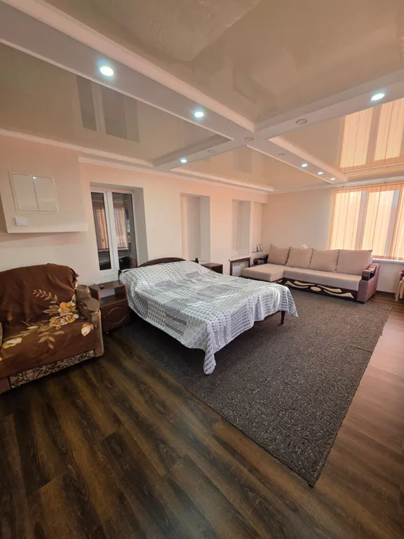 Квартира трёхкомнатная на улице Толстого, 100 м², Кисловодск — фото 9