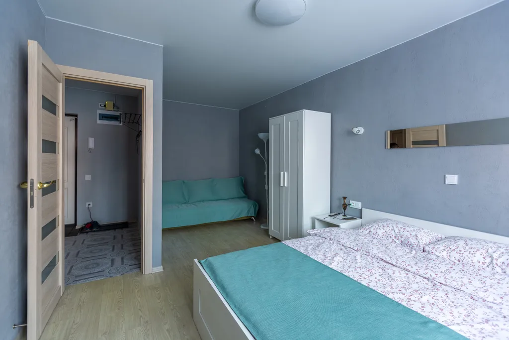 Квартира однокомнатная у Российской, в Октябрьском, 33 м², Самара — спальня, фото 6