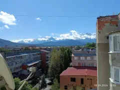 Фото гостя 2 — Квартира двухкомнатная на улице Гадиева, 60 м², Владикавказ